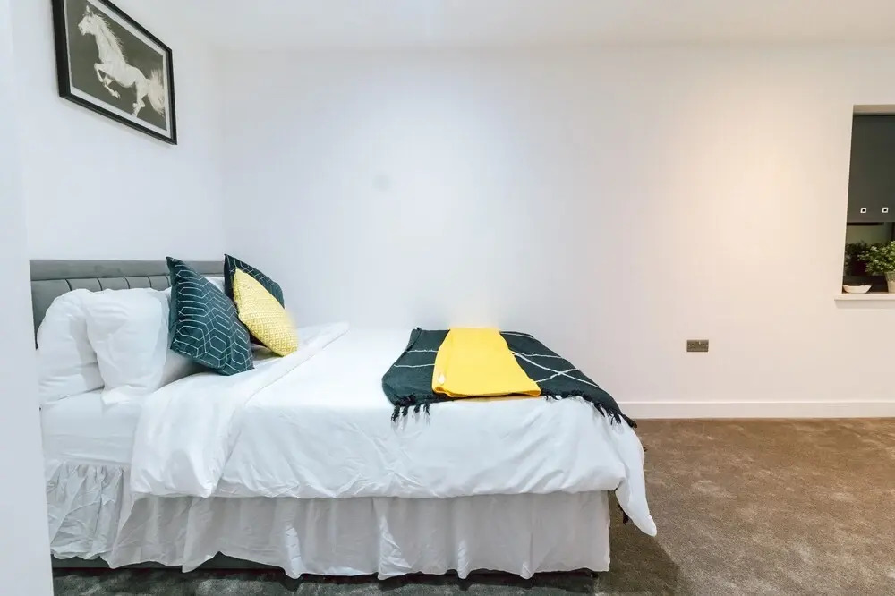 Charming 2-bed Apartment in Purley