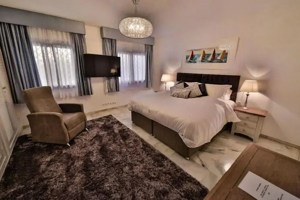 Luxury Apartment On The Golden Mile