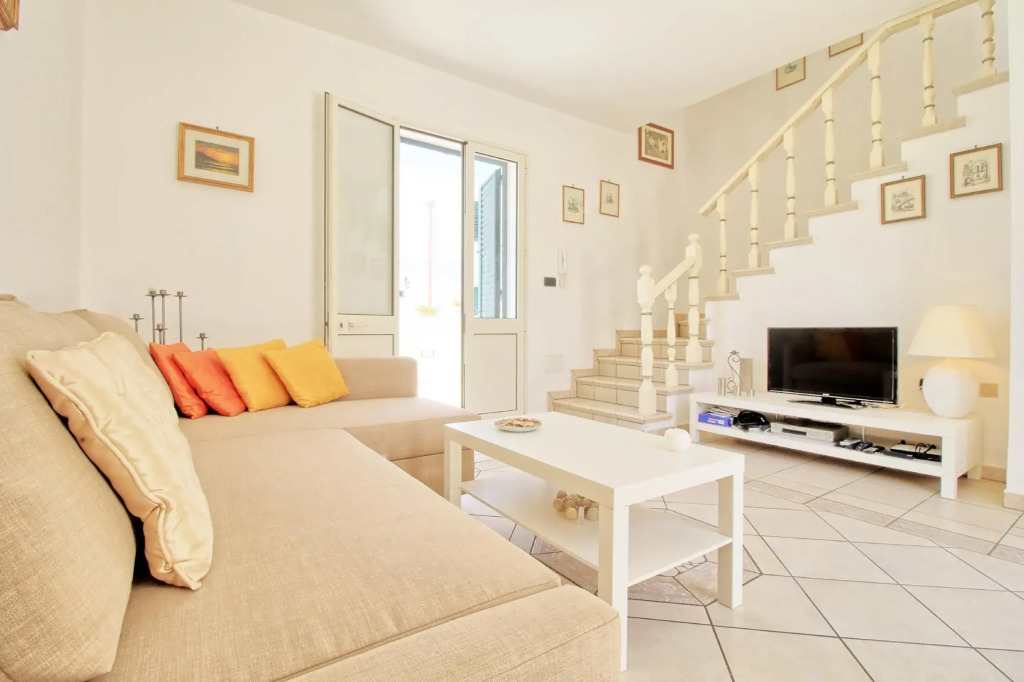 Ada Lovely House