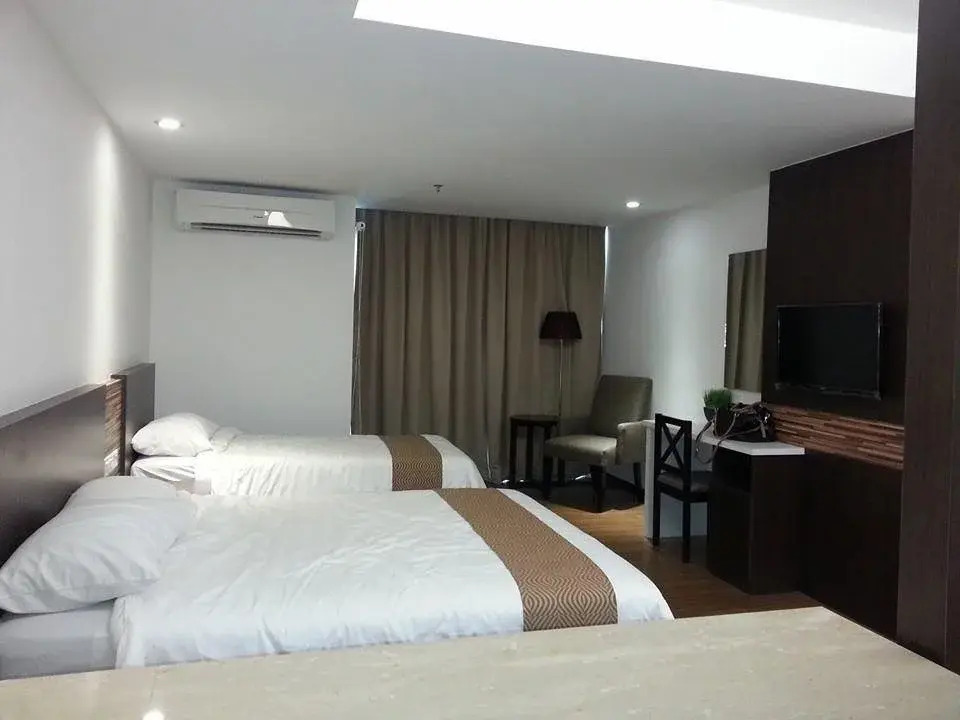 Qaseh Aryaana Suite