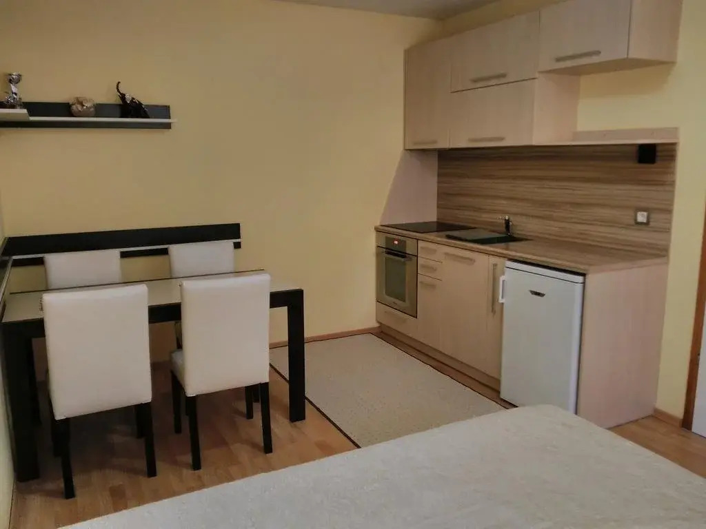 Eleonor Guest House