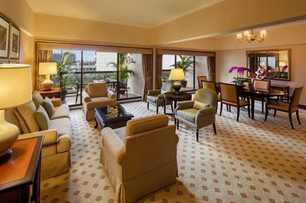 Отель Conrad Singapore Orchard