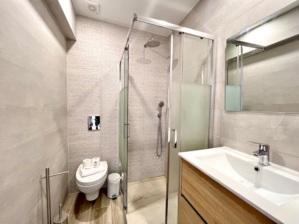 Vilamoura Design 2 by Homing