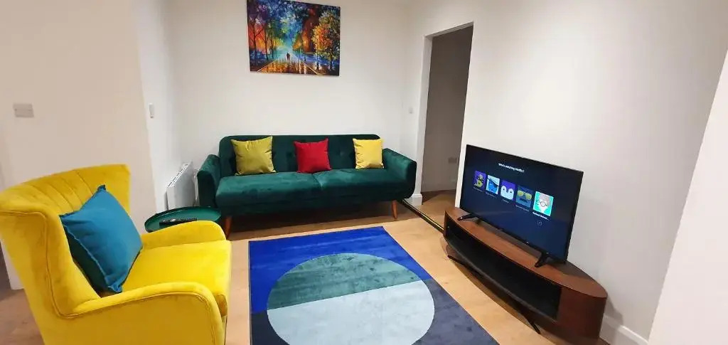 Garland Stylish Apartment 2 In Greater London