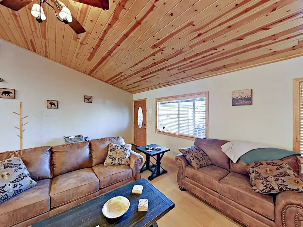 42551 Peregrine Ave Home 3 Bedrooms 2 Bathrooms Home
