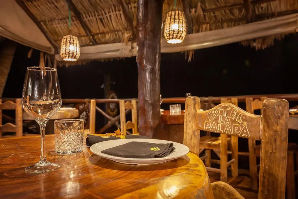 Beachfront Hotel La Palapa