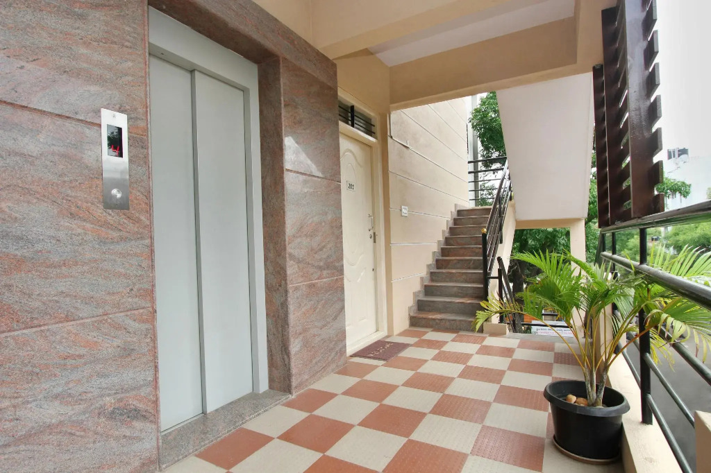 Collection O 2235 Oh My Rooms Indranagar