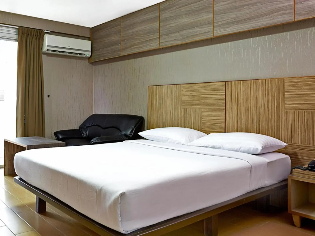 Watana Hotel