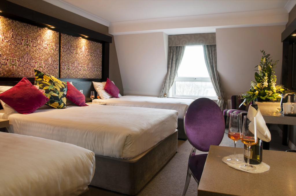 Flannerys Hotel