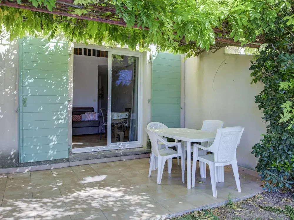 Family Villa Near Lac de Jouarres