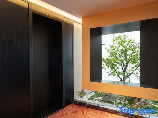 Liling Cichen Grand Hotel (Liquan Road Jiuhong Century Plaza)