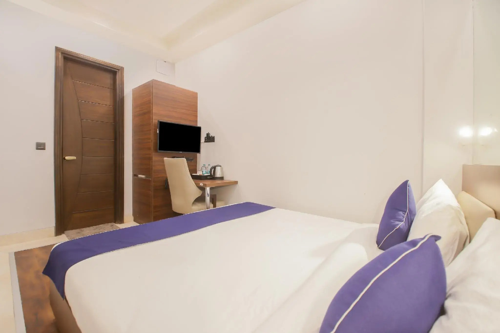SilverKey Executive Stays 29058 Saket