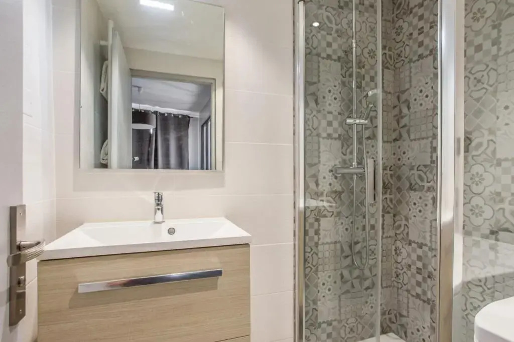 Modern 1br with terrace and a breathtaking view in Annecy