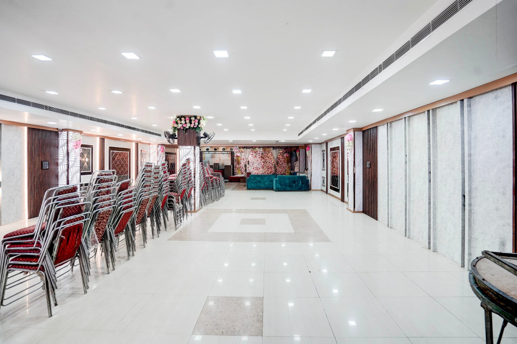 Fabhotel Maharoopa
