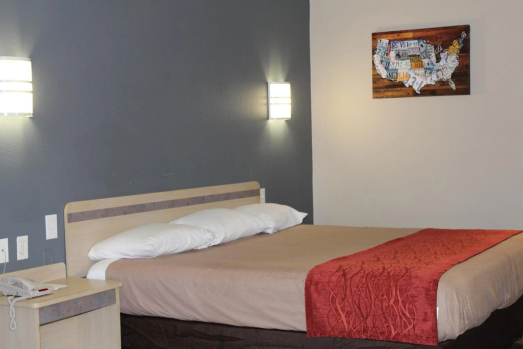 Econo Lodge Paducah West I-24