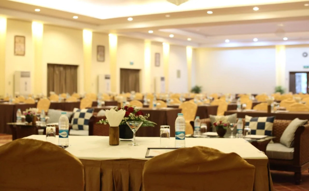 Ngwe Saung Yacht Club & Resort