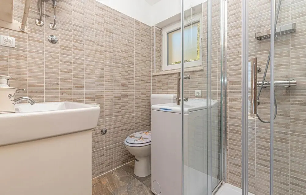 Beautiful Apartment in Rogoznica With Wifi and 2 Bedrooms