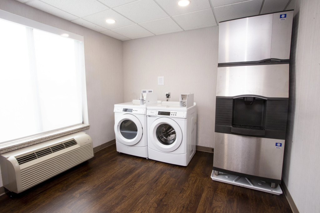 Holiday Inn Express & Suites Bethlehem Airport-Allentown Area