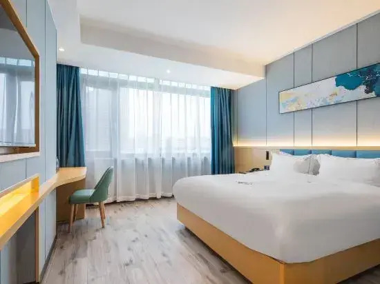 Qingmu Platinum Hotel (Nanjing Pukou Wende Road Subway Station)