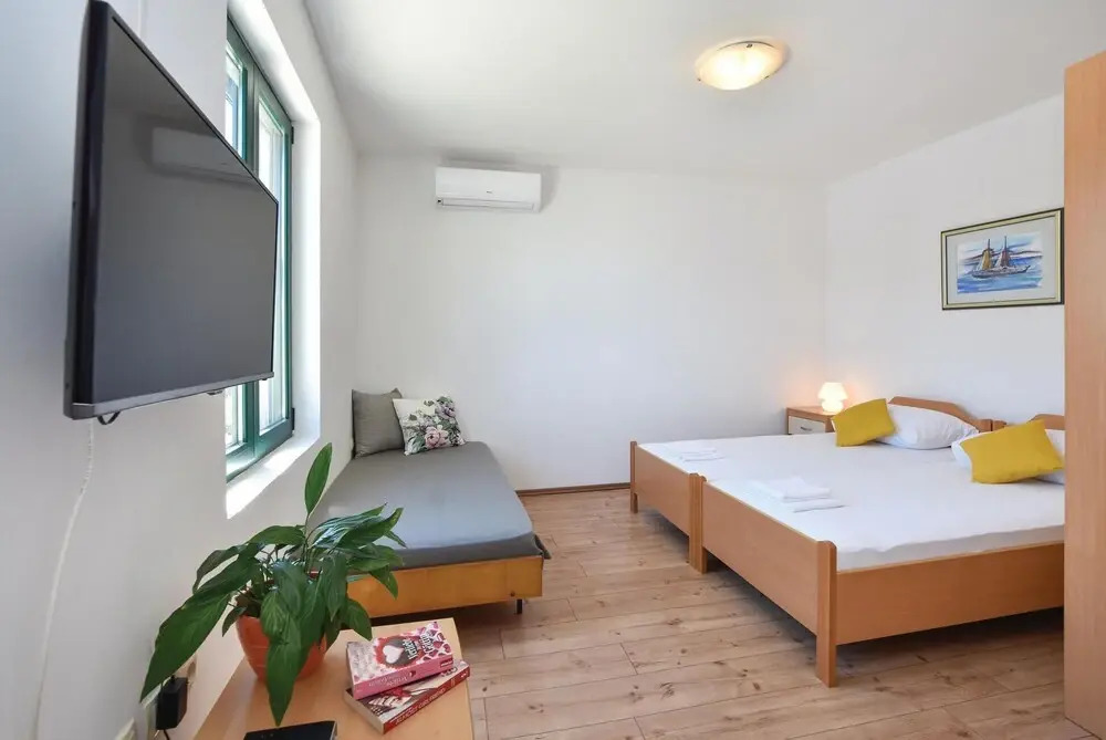 Two-Bedroom Holiday Home In Zastrazisce