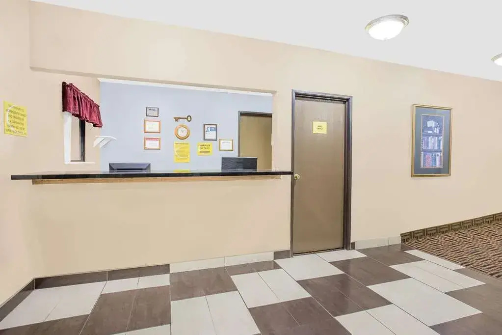 Super 8 Waterloo