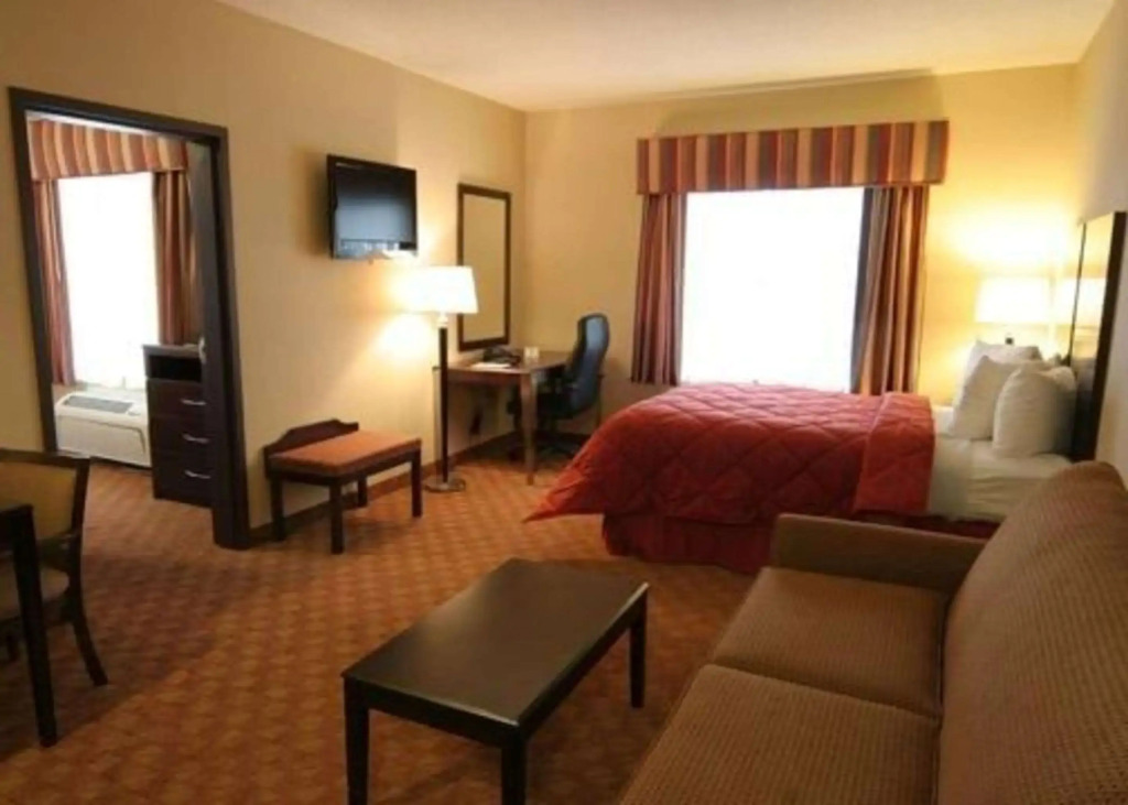 Comfort Inn & Suites Saratoga Springs