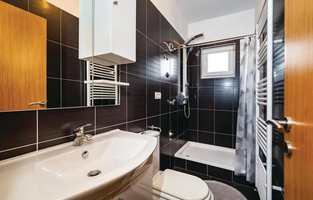 Stunning Home in Rovanjska With Wifi and 6 Bedrooms