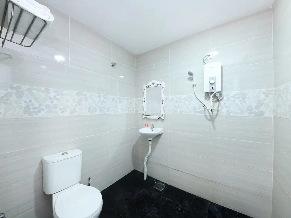 OYO 1136 PD Star Hotel