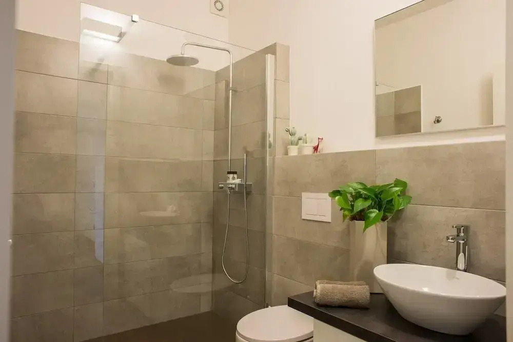 Lake Holiday Como by Rent All Como