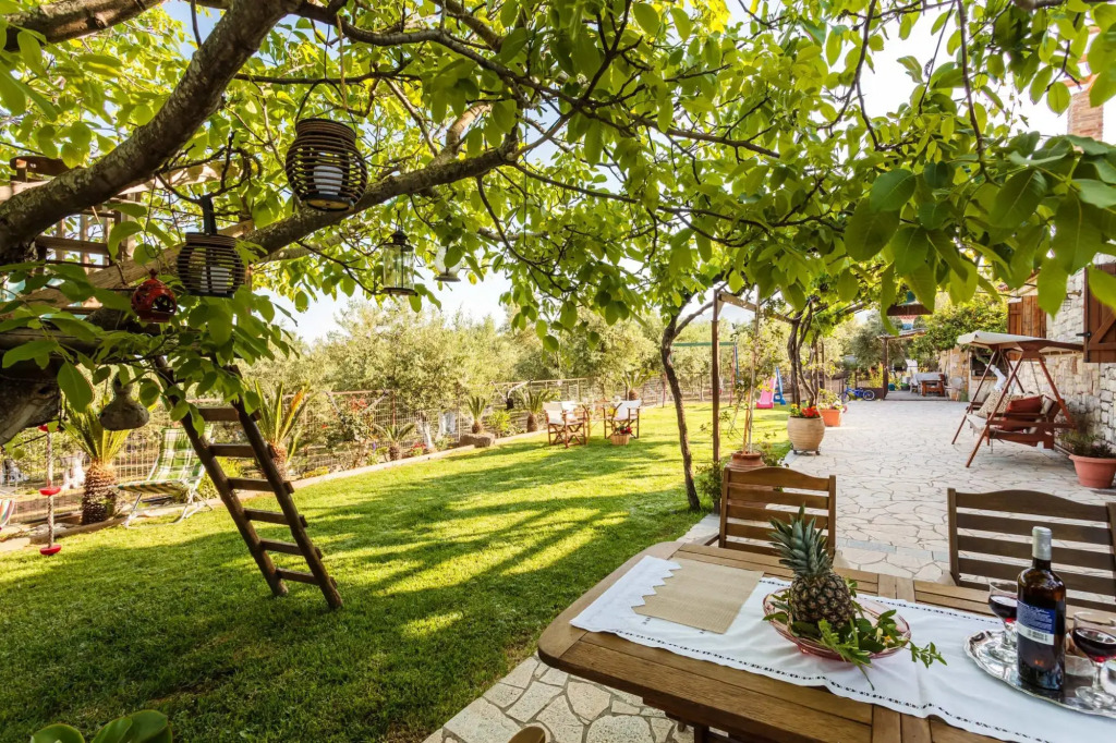 Petalidi Olive Garden Stone House near the beach