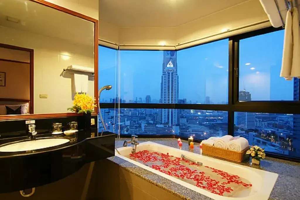 Grand Diamond Suites Hotel