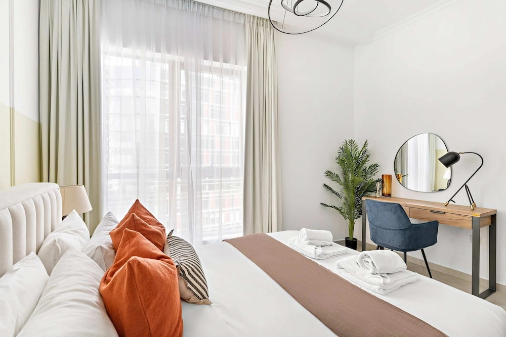 Silkhaus Modern 1BR Dubai Marina Bay Central