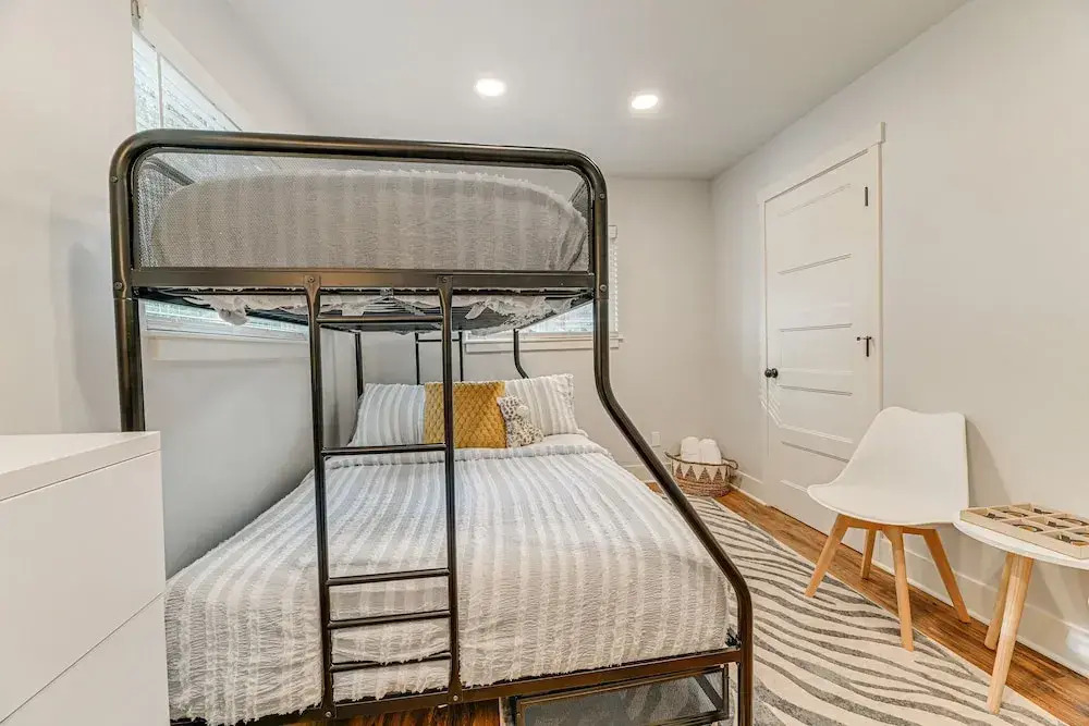 Delightful Grants Pass Home With Hot Tub!