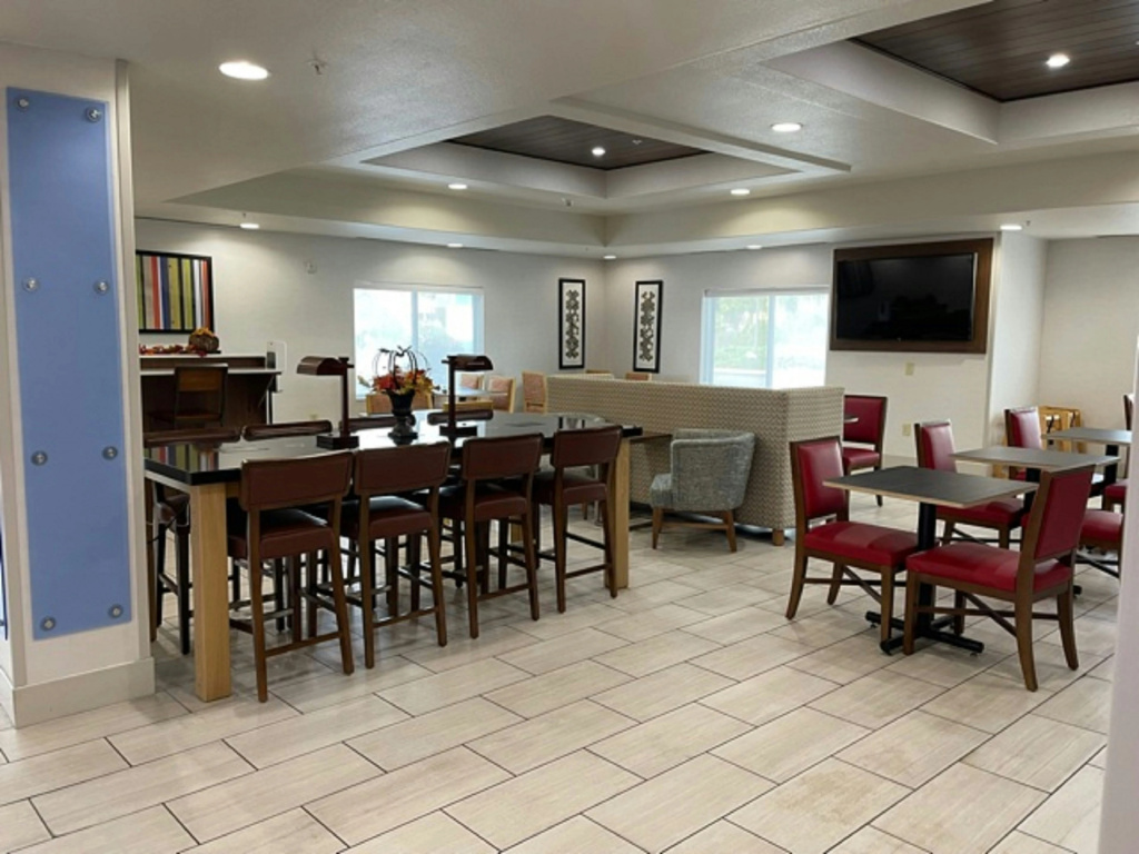 Holiday Inn Express Hotel & Suites Lewisburg by IHG