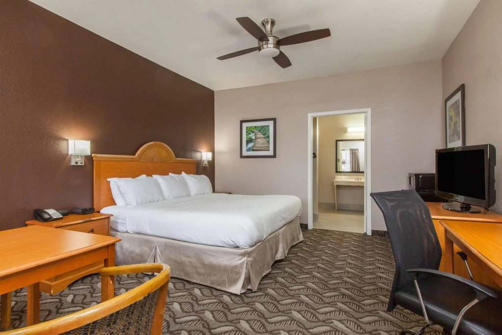 Grand Villa Inn Galleria
