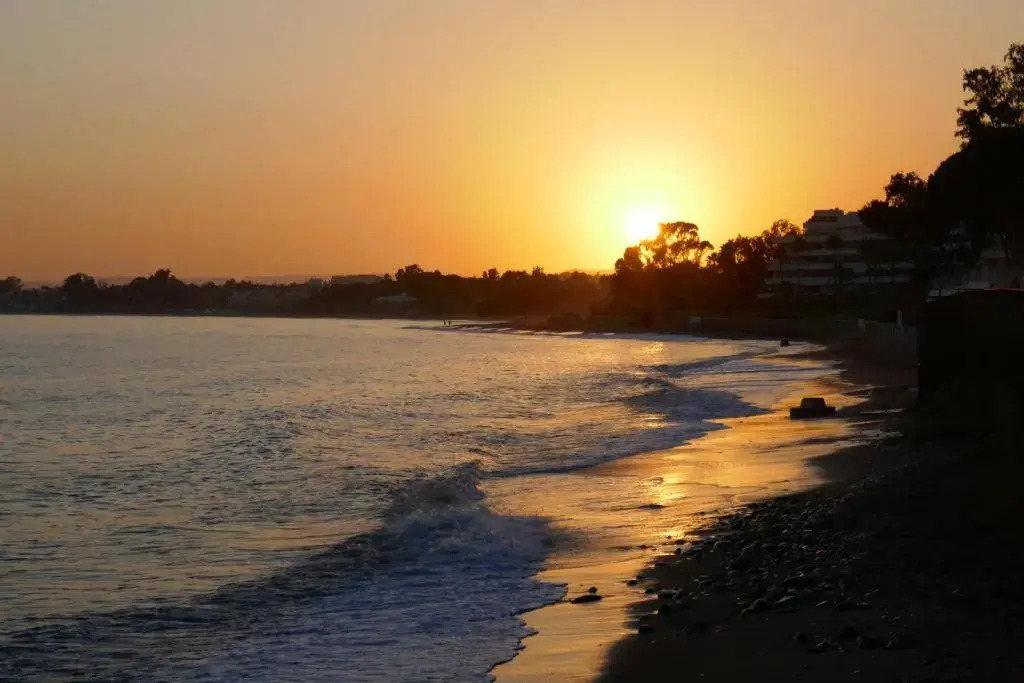 Salinas. Apartment for 4. Terrace/Parking/Pools/Gym/4mins beach