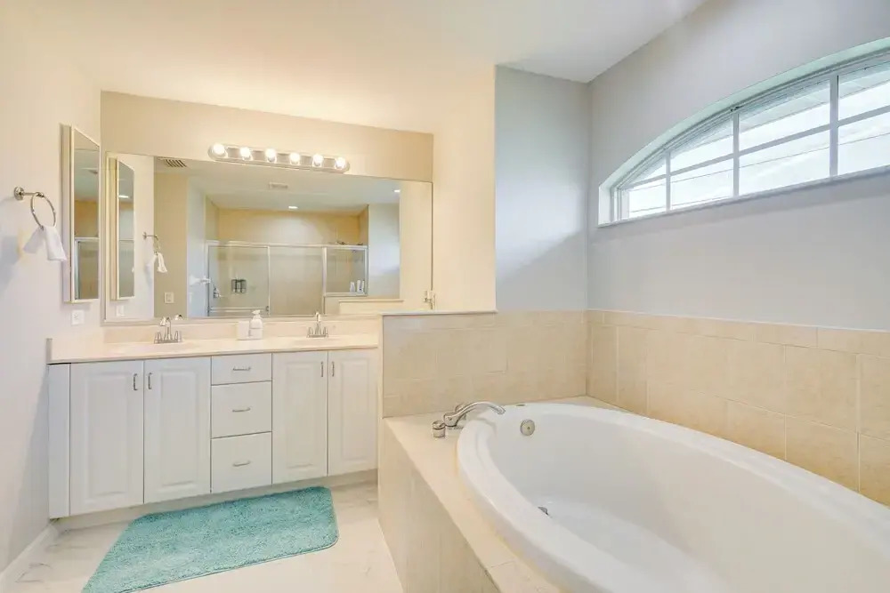 Canal-view Home w/ Grill in Cape Coral!