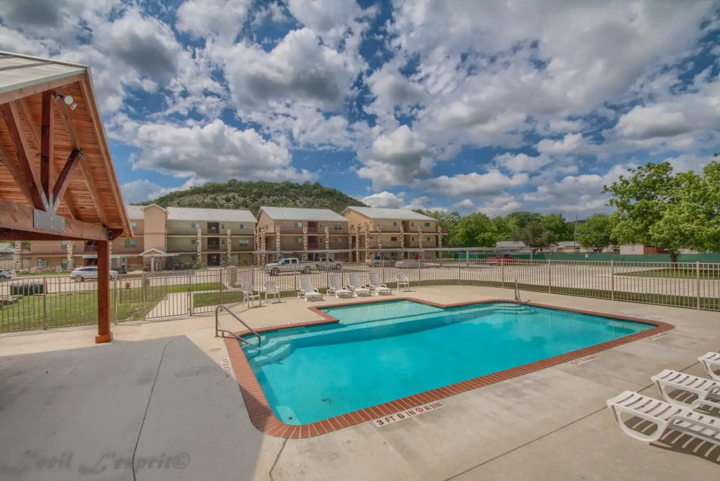 Riverview Terrace RG 203