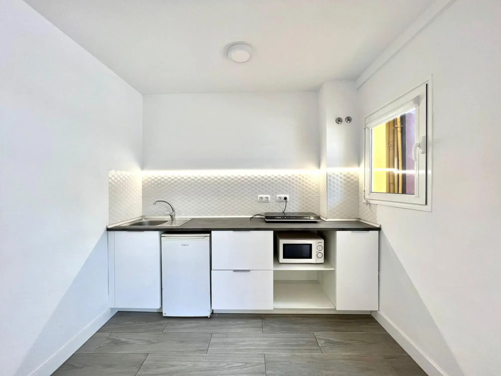 Reformed studio,Wifi,pool, at 250 m from beach