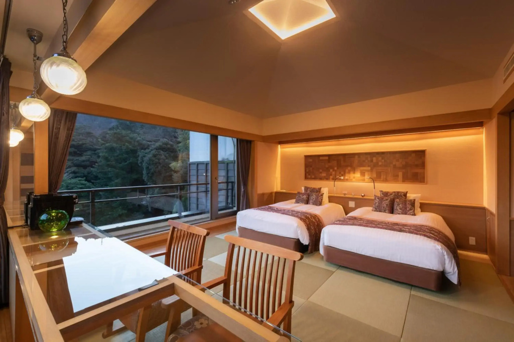 Hakone Kamon