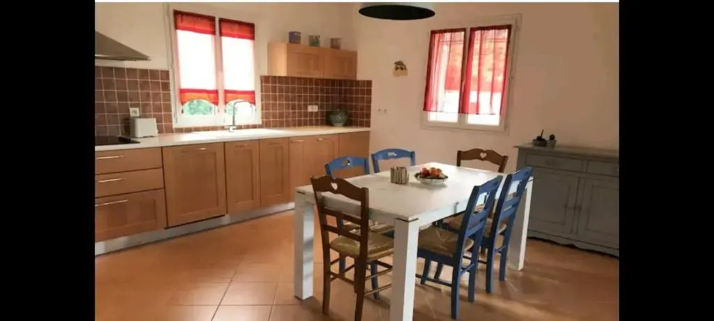 130m2 qui surplombe la baie de Calvi vue citadelle