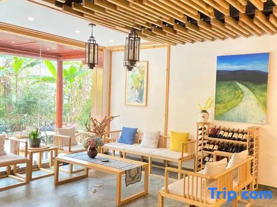Bula Lakeside Holiday Hotel