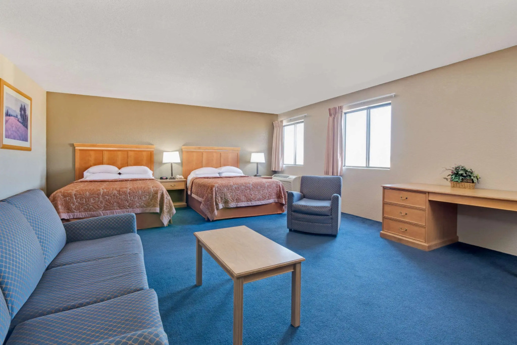 Super 8 by Wyndham Spokane/West