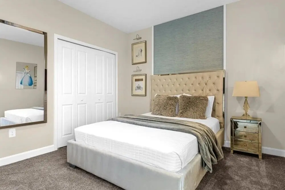 6 Bedroomss/ Champions Gate Home by RedAwning
