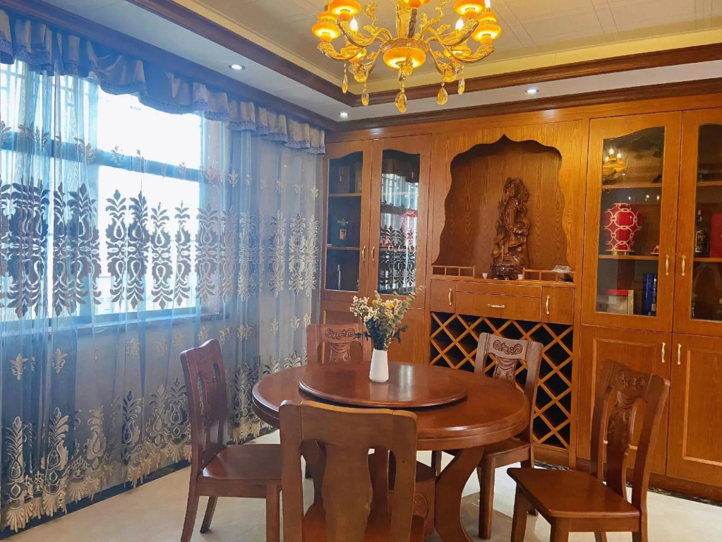 Qingju Hotel