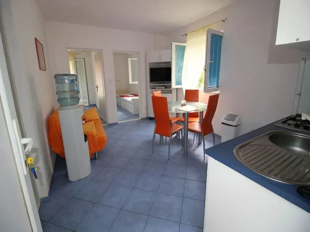 Apartments Roza 1-2