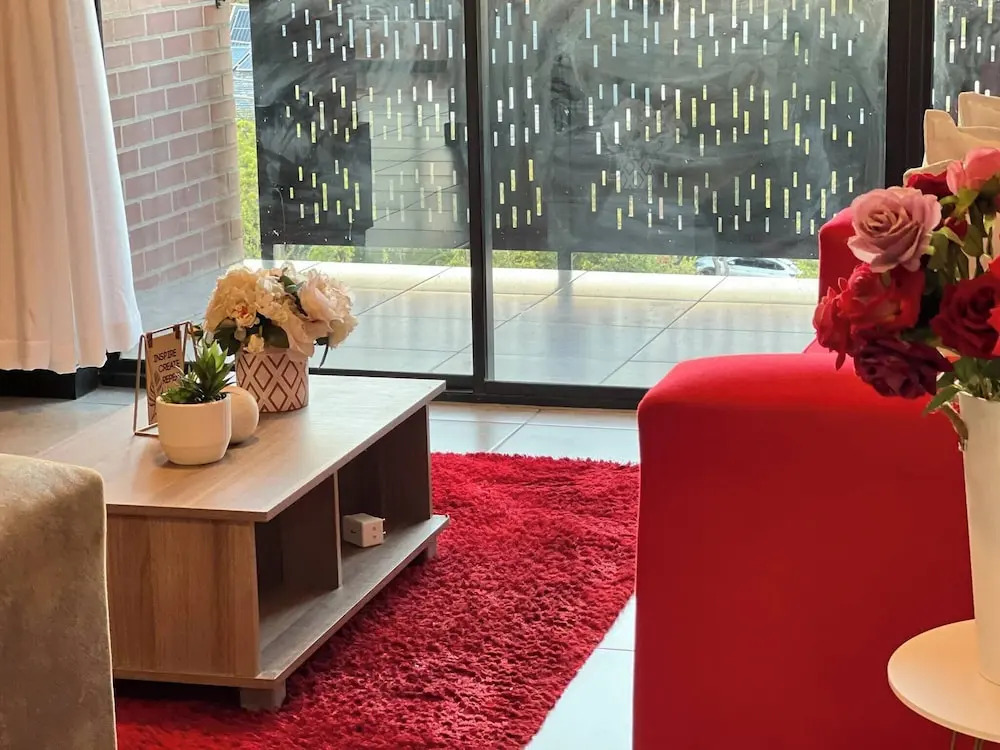 Amazing 2BR 2bath With River View in Waterfall