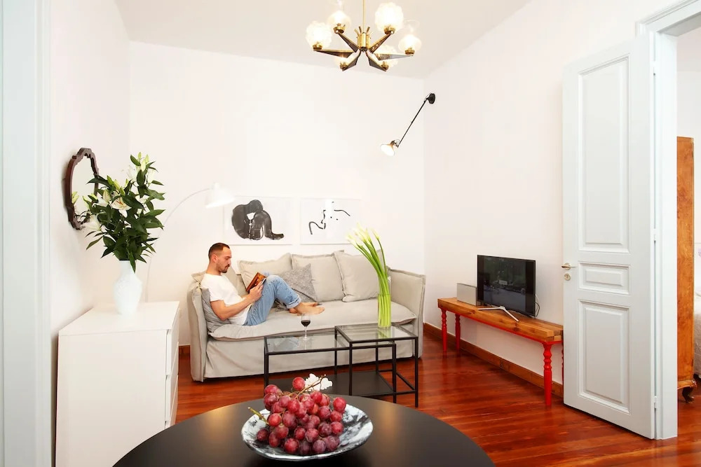 Live in Athens, THISEIO Historic House