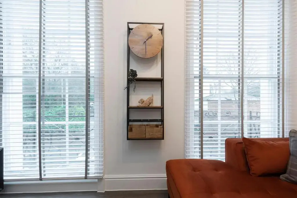 Elliot Oliver - Luxury 2 Bedroom Regency Apartment With Parking & EV Charger