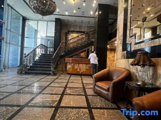 Luxury 3BR: Modern with Nile View from All Rooms